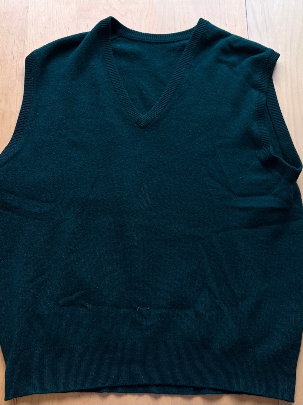 Men's 100% Cashmere V-Neck Sweater Vest - Forest Green